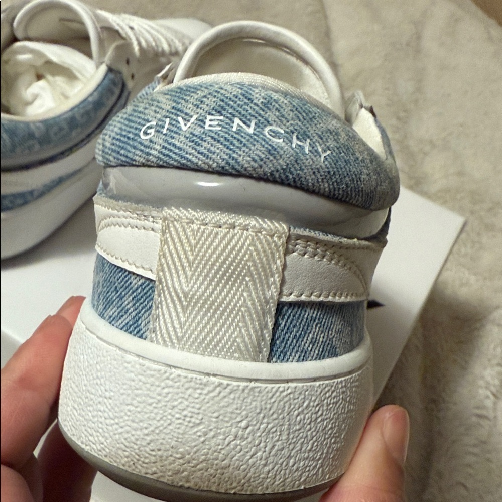 Givenchy Sneaker - Picture 8 of 11